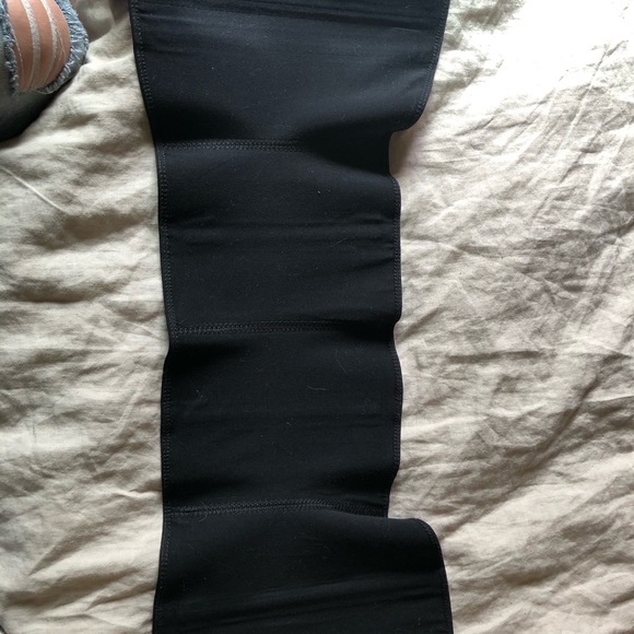 Angel Curves Waist Trainer SMALL never used - Picture 2 of 3